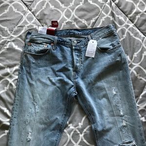 501 Levi’s original fit jeans